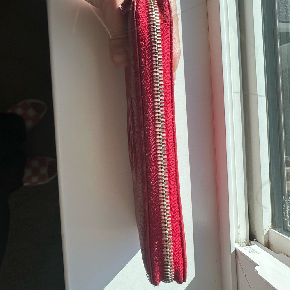 GUCCI Soho Leather Women's Red Long Zip Wallet 
100% authentic - Picture 6 of 9